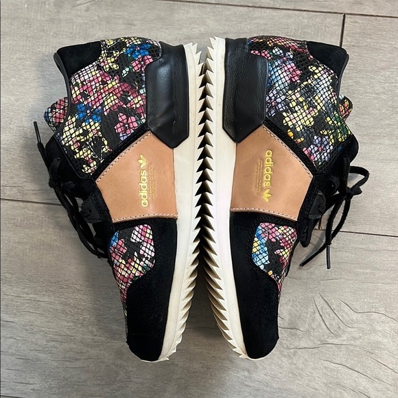 NWOT ADIDAS Rare Limited Edition ZX 700 Remastered Sneakers, M6.5 W8.5 - Picture 7 of 9